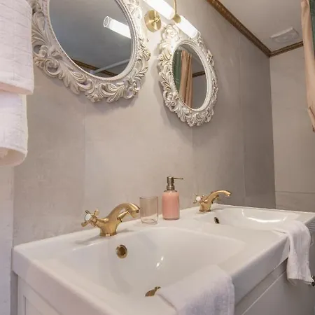 Apartment Philoxenia Traditional House Pastida