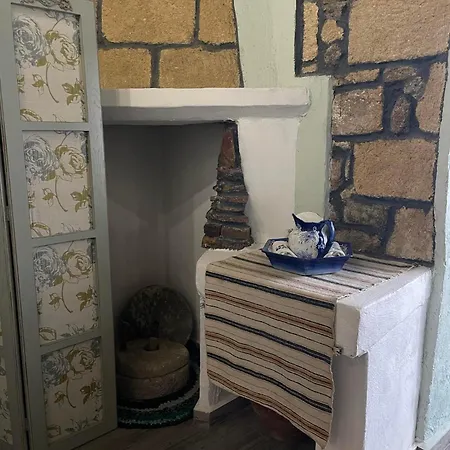 Philoxenia Traditional House *