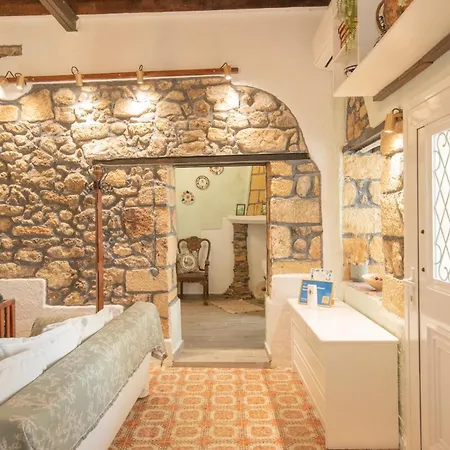 Apartment Philoxenia Traditional House