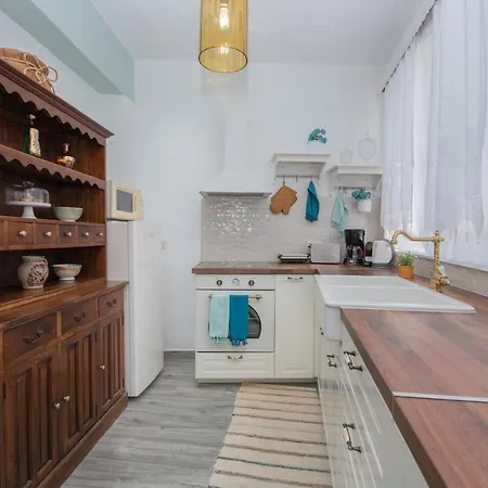 Philoxenia Traditional House Pastida