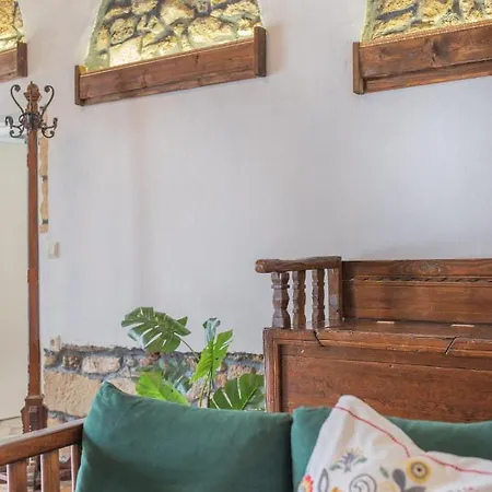 Philoxenia Traditional House Apartment Pastida