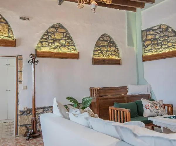 Daire Philoxenia Traditional House *