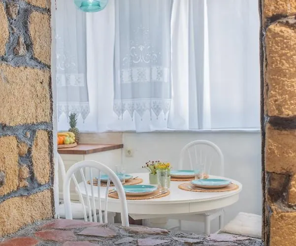 Philoxenia Traditional House 公寓