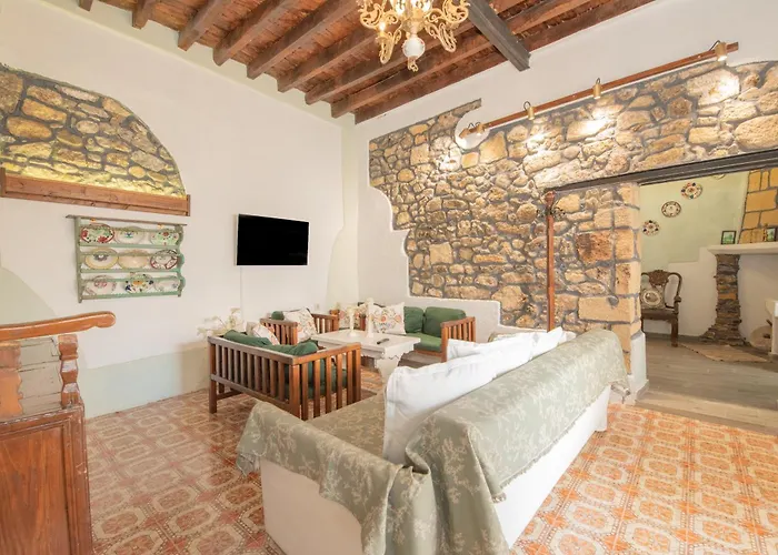 Philoxenia Traditional House * Pastida