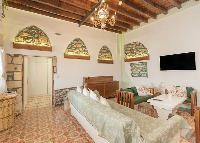 Daire Philoxenia Traditional House Pastida