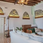 公寓 Philoxenia Traditional House *